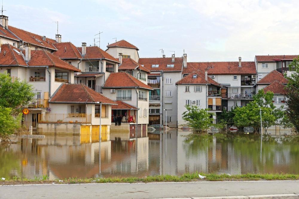 POPLAVLJENA ALBANIJA: Obilne kiše izazvale klizišta, deo zemlje bez struje
