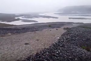 (VIDEO) OVAJ PRIZOR JE SVE OSTAVIO U ČUDU: Pogledajte kako se sa planine spustila prava kamena reka!