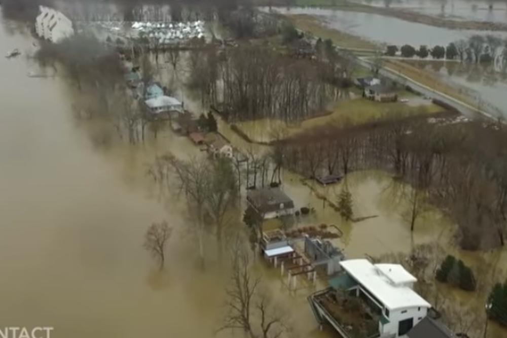 (VIDEO) STRAVIČNA OLUJA UBIJA PO AMERICI: Dvoje mrtvih, vetar rušio kuće! Poplavljeni gradovi uz reke!
