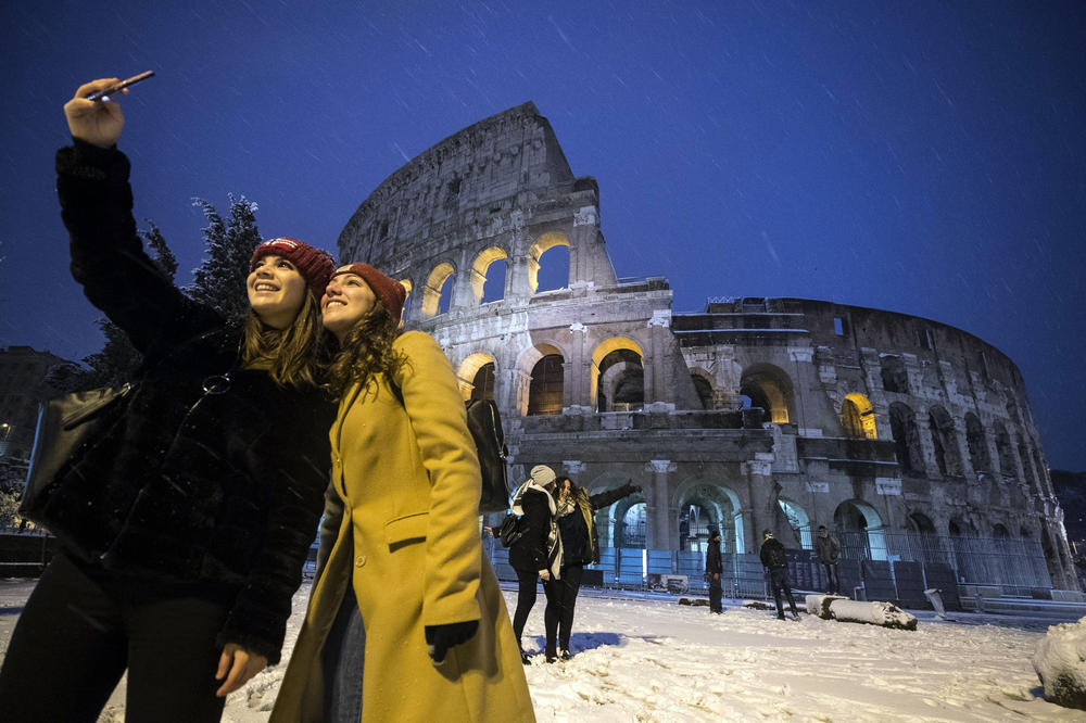 (FOTO) RIM KAO IZ BAJKE: Italija pod snegom, pogledajte očaravajuće prizore!