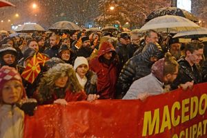 PROTEST PROTIV PROMENE IMENA MAKEDONIJE: Blokiran centar Skoplja, zapaljena grčka zastava
