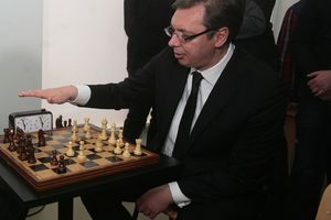 VUČIĆ O KOSOVU: Igramo šah bez dame i topa i pokušavamo da izvučemo pat