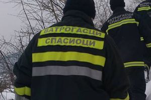DRAMA U GLOGOVCU KOD JAGODINE: Mladić (23) skočio u Veliku Moravu, izvukli ga vatrogasci-spasioci!