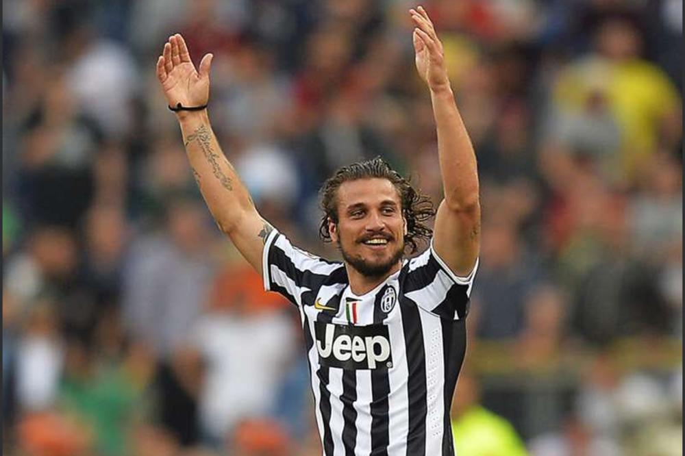 (VIDEO) POVRATAK KONTROVERZNOG: Legenda Juventusa i Rome posle dve godine pauze ponovo u kopačkama