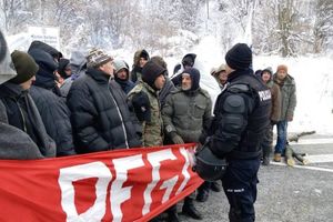 (VIDEO) JOŠ UVEK NAPETO NA PUTEVIMA BiH: Deo veterana se povukao, petlja Šićki Brod i dalje blokirana