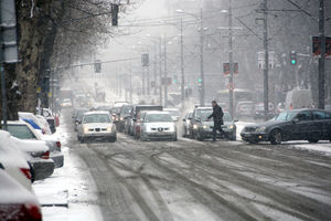 METEOROLOZI UPOZORAVAJU, OD NEDELJE PONOVO ZIMA: Očekuje nas nagli pad temperature, PLJUSKOVI I SNEG U OVOM DELOVIMA SRBIJE!