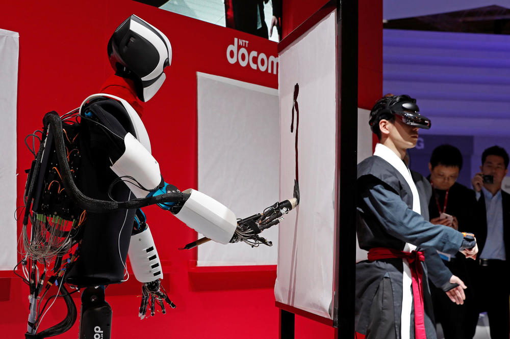 MAŠINE PREUZIMAJU SVET: Roboti će do 2025. obavljati više poslova nego ljudi