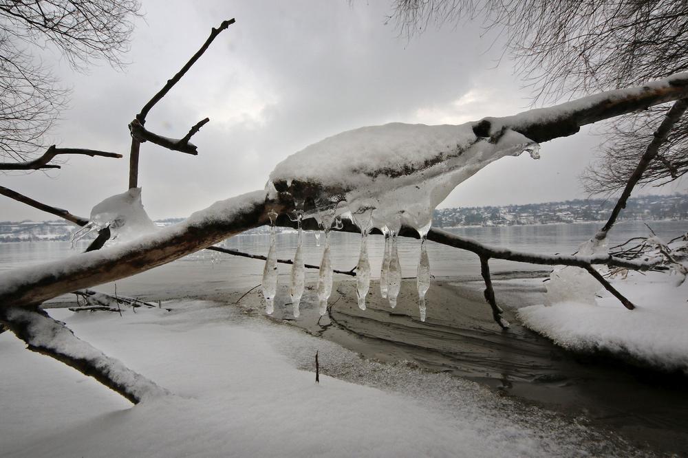 TRI ALARMA RHMZ ZA NAREDNA TRI DANA! Prvo vanredno vremensko upozorenja VAŽI OD VEČERAS! Posebna pažnja za vozače i pešake!