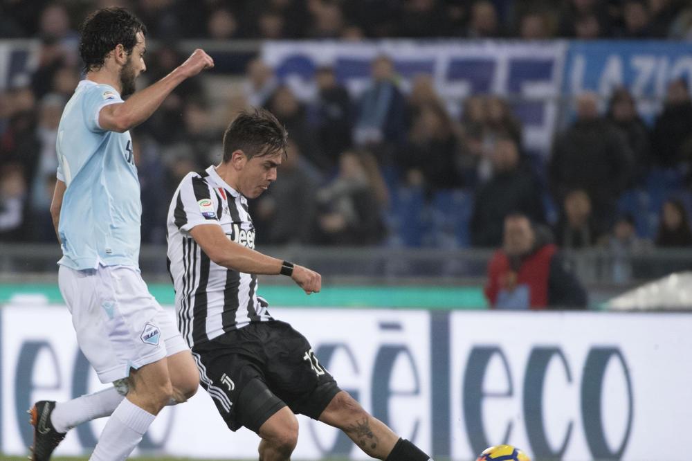 (VIDEO) CRNO-BELI KRALJEVI DRAME: Juventus pobedio Lacio u Rimu golom Dibale u 93. minutu