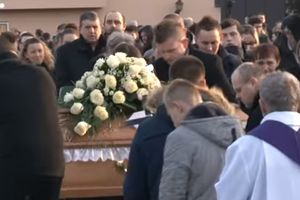 (VIDEO) OPROŠTAJ OD JANA: Stotine ljudi na sahrani ubijenog slovačkog novinara