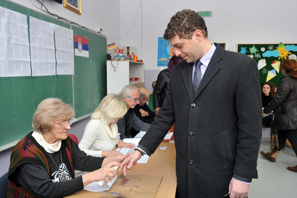 DAMJANOVIĆ (SRS): Na građanima je da odluče kome će ukazati poverenje