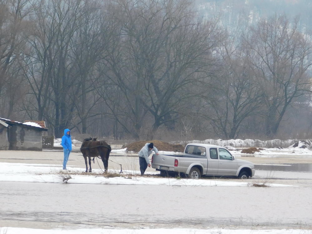 Poplava preti i Liparskom naselju, u kojem se nalazi kompanija „Leoni“... Prokupčani na velikim mukama