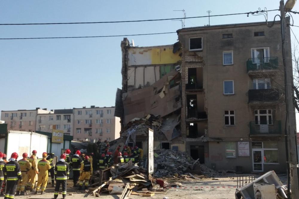 (FOTO) TRAGEDIJA U POLJSKOJ! Urušila se stambena zgrada, 4 mrtvih, više od 24 povređeno!