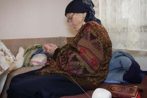 (VIDEO, FOTO) ČUDO OD BAKE: Stana u 101. godini hekla, čita, a evo šta je njen recept za dug život!