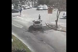 (UZNEMIRUJUĆI VIDEO) KRVAVI NAPAD U IZRAELU: Kolima gazio ljude, troje povređeno, vozač upucan!