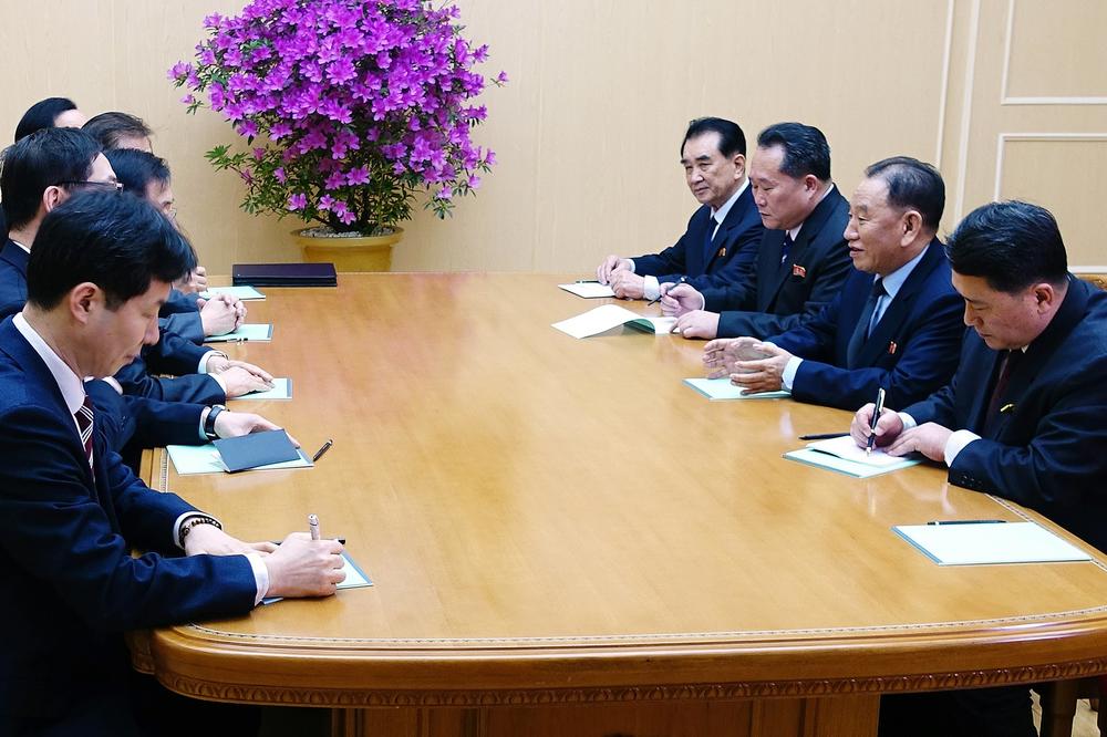 ISTORIJSKI SUSRET U PJONGJANGU: Kim organizovao večeru za zvaničnike Južne Koreje