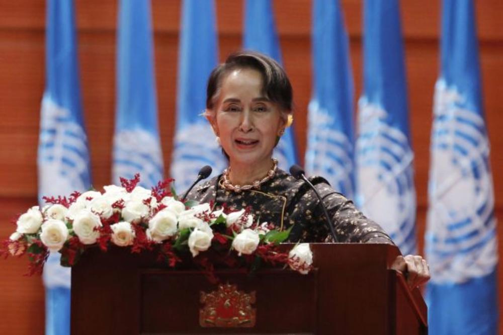 DOBITNICI NOBELA PRETI ODUZIMANJE NAGRADE: Zbog ćutanja o nasilju nad Rohindžama liderki Mjanmara već oduzeta jedna nagrada