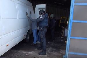 (VIDEO) OVAKO JE PAO HRVATSKI ESKOBAR: Ono što su policajci našli u metalnim kontejnerima, sve je zaprepastilo!