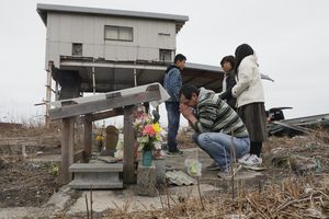 (FOTO) GODIŠNJICA KATASTROFE U FUKUŠIMI: Japan se seća 18.000 stradalih u cunamiju