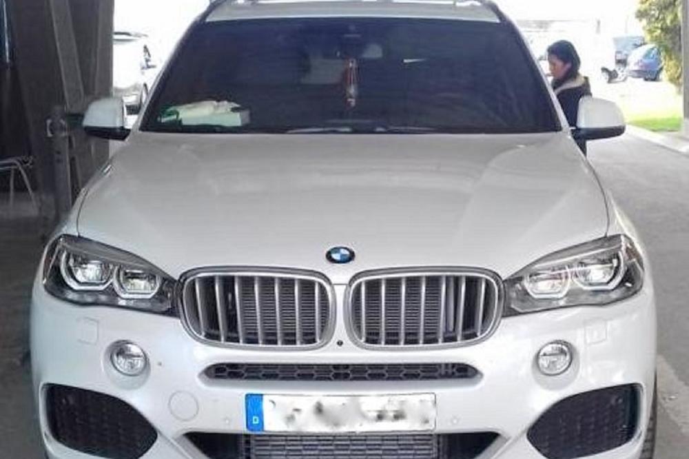 ZALETEO SE BMW-OM NA DVOJICU SA KOJIMA SE POSVAĐAO U KAFANI: Valjevac uhapšen zbog pokušaja ubistva