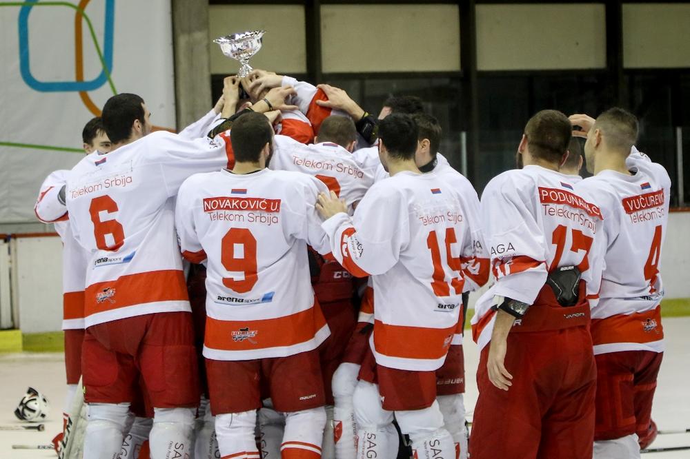 ZVEZDA JE ŠAMPION: Hokejaši crveno-belih osvojili titulu službenim rezultatom!