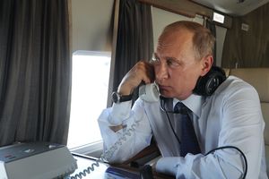 ASOŠIEJTED PRES O RAZGOVORU VUČIĆA I PUTINA: Uključenje Rusije može da zakomplikuje rešenje krize