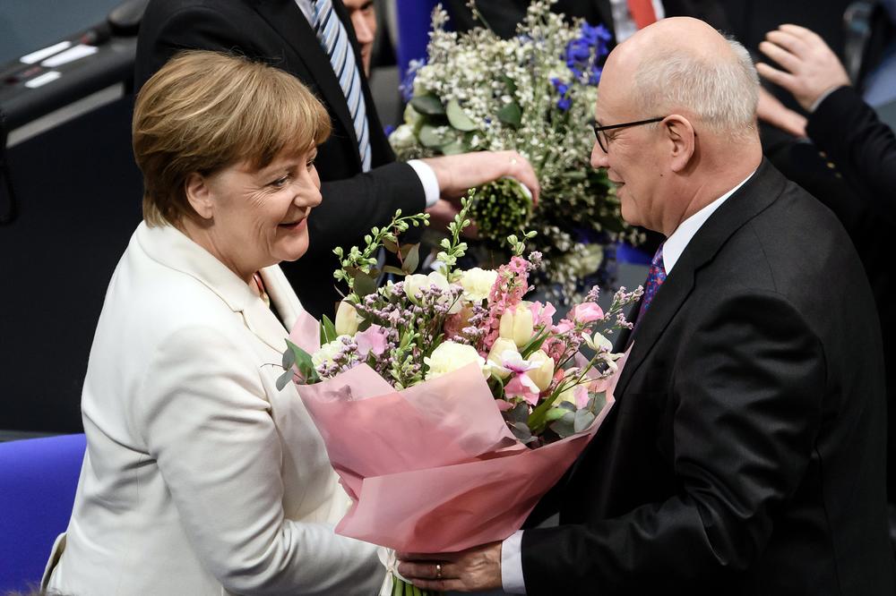 (VIDEO) NEMAČKA DOBILA VLADU: Bundestag potvrdio 4. mandat Merkelovoj