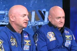 (VIDEO) I DALJE SU BRAĆA, ALI VIŠE NISU BLIZANCI: Astronauta po povratku iz svemira sačekalo šokantno iznenađenje