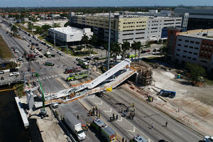 (VIDEO, FOTO) NIJE NI ČUDO DA SE SRUŠIO: Most u Majamiju sagradili za samo 6 sati! Pao je posle 6 dana!