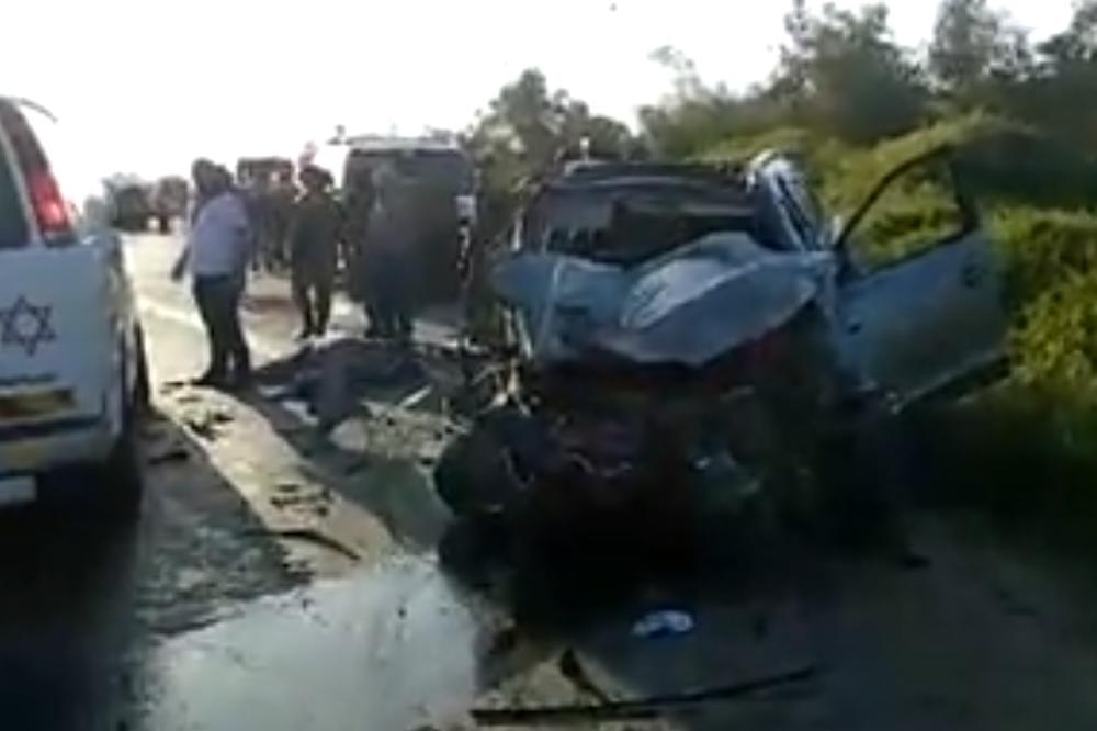 (VIDEO) KRVAVI NAPAD NA ZAPADNOJ OBALI: Palestinac automobilom ubio dva izraelska vojnika
