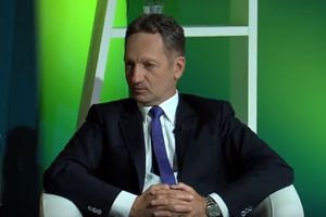 MORA DA PLATI 3.500 EVRA: Slovenački političar kažnjen zbog seksističke opaske novinarki! Šokiraće vas šta je rekao!