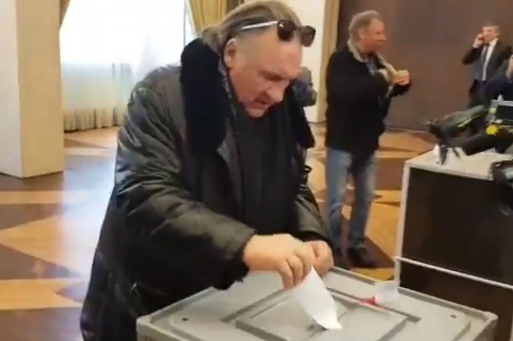 (VIDEO) IZ FRANCUSKE S LJUBAVLJU: Depardje glasao za svog kandidata za predsednika Rusije