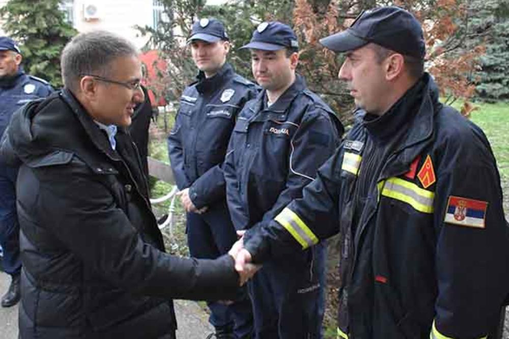 NEBOJŠA STEFANOVĆ: MUP će zajedno sa lokalnim samoupravama nastaviti rad na postavljanju video nadzora