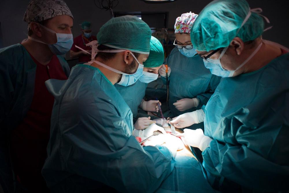 14 SATI TRAJALA OPERACIJA: Razneli mu penis i mošnice, a onda su mu doktori sa mrtvaca uradili transplantaciju