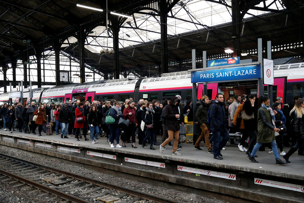 ŠTRAJK U FRANCUSKOJ PARALIŠE EVROPU: Zbog protesta železničara haos u saobraćaju!