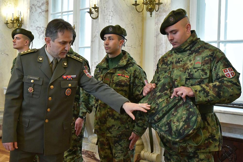 (FOTO) NOVI IZGLED SRPSKIH VOJNIKA: Pogledajte kako će izgledati nove uniforme Vojske Srbije