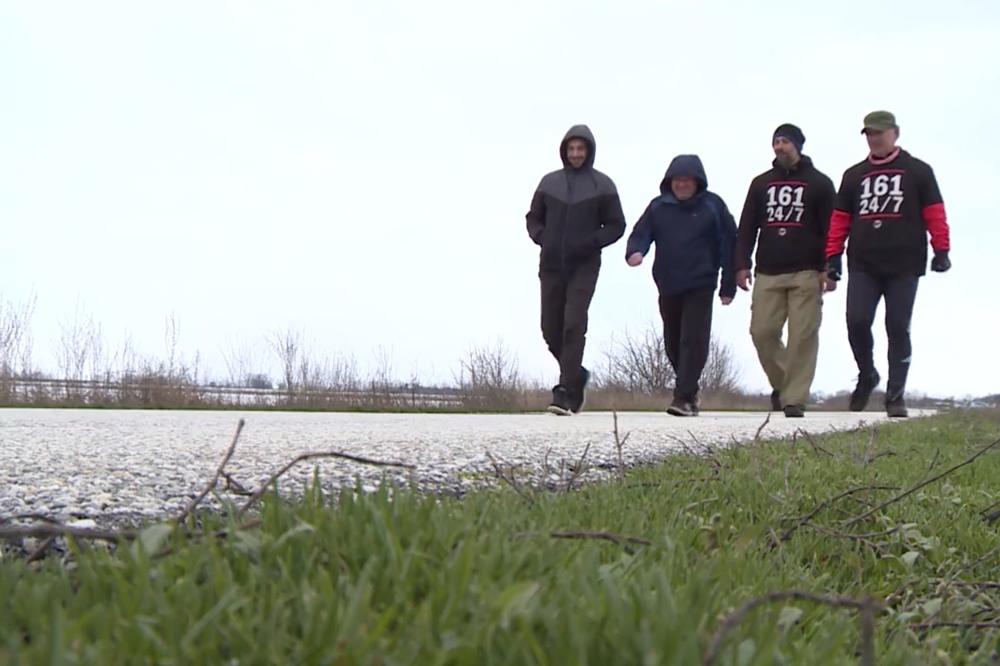 NE ŽELE DA ZRENJANIN POSTANE PETROVGRAD: Aktivisti krenuli u šetnju od 100 km u čast Žarka Zrenjanina