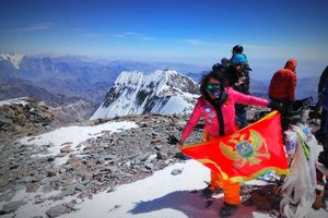 PUCA NA REKORD: Karolina iz Bara osvojila Akonkagvu i kreće na Kilimandžaro!