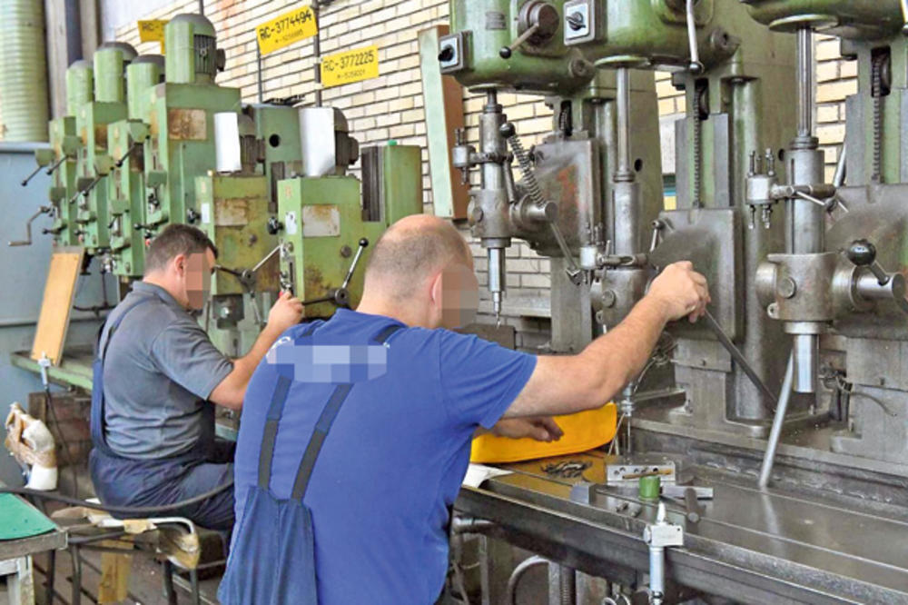 SPOR U KRAGUJEVAČKOJ FABRICI: Proizvodjač branika za Fijat 500L traži od radnika da se odreknu prava na štrajk