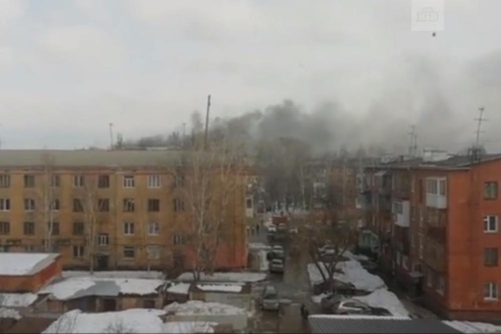 (VIDEO) NOVI POŽAR U SAGORELOM TRŽNOM CENTRU: Dan posle stravične tragedije ponovo buknula vatra u Rusiji!