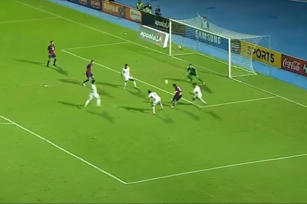 (VIDEO) ČOVEČE, ŠTA URADI: Gol iz Paragvaja pogledaćete više puta, obratite pažnju na dva poteza