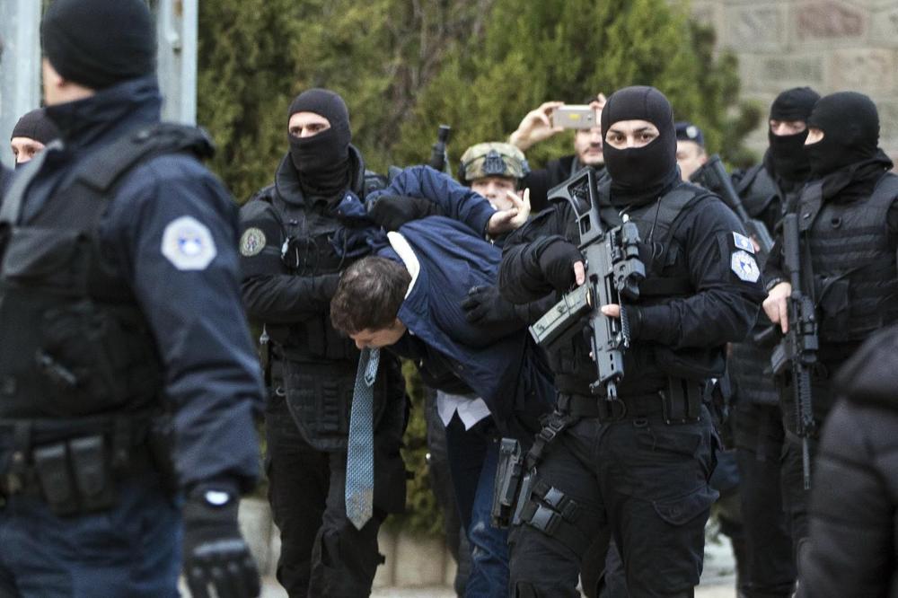 (FOTO) IDENTIFIKOVAN VOĐA OTMICE MARKA ĐURIĆA: Evo ko stoji iza akcije brutalnog hapšenja!