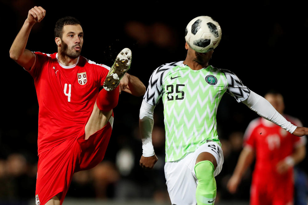 (FOTO) AFRIČKA ŠLJIVA IPAK PADA: Pogledajte urnebesne komentare navijača Srbije posle meča sa Nigerijom