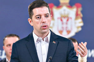 ĐURIĆ: Napadi na Danila pokušaj pritiska na Vučića