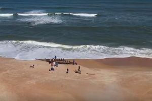 (VIDEO) OVO SU ČEKALI CELOG ŽIVOTA: Istoričari i lovci na blago pojurili na plažu kad su čuli šta je more izbacilo!