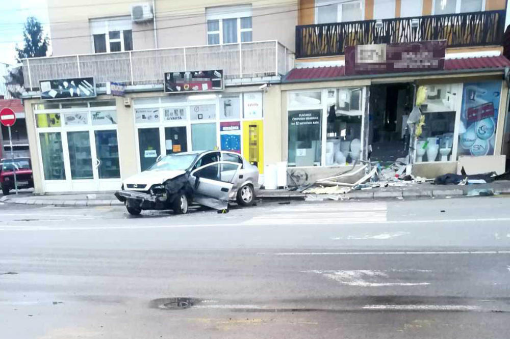 DRUGA ŽRTVA UŽASA U NIŠU: Teško povređena devojka (27) preminula u bolnici pošto ih je AUTO POKOSIO NA ULICI!