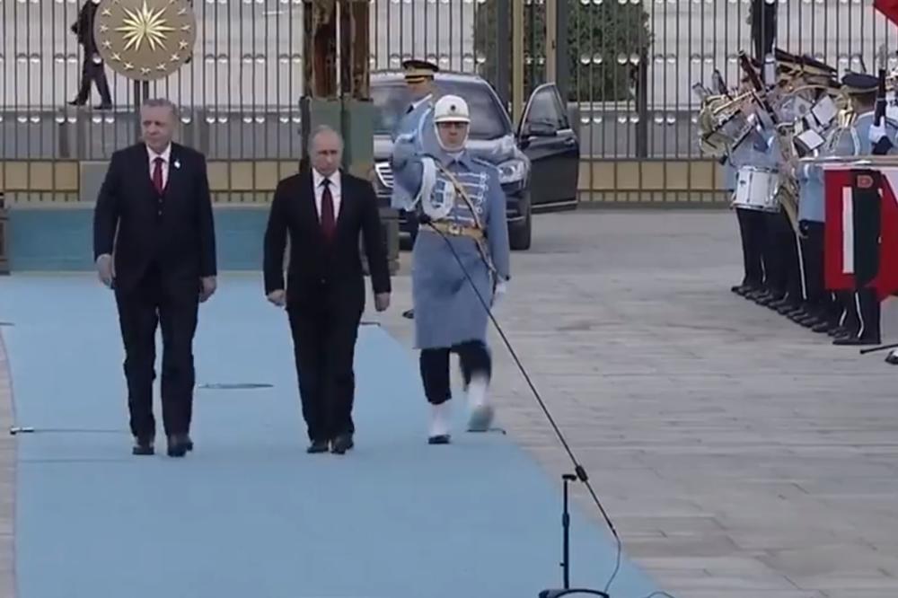 (VIDEO) SPEKTAKULARAN DOLAZAK: Pogledajte kakav su doček priredili Putinu u Ankari