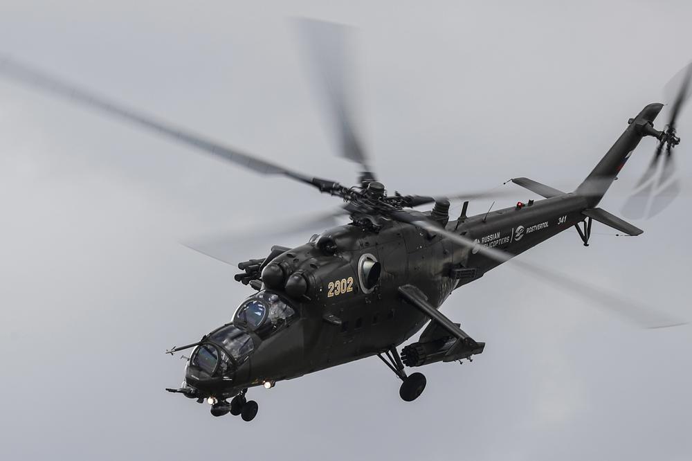 RUSKI BORBENI HELIKOPTER MI-35 PRINUDNO SLETEO U SIRIJI: Posada brzo evakuisana