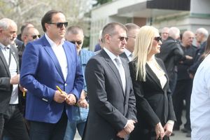 (KURIR TV) POSLEDNJA MIRKOVA PATROLA: Na stotine prijatelja i poštovalaca ispratilo Alvirovića, među njima i Stefanović, Babić, Rebić...