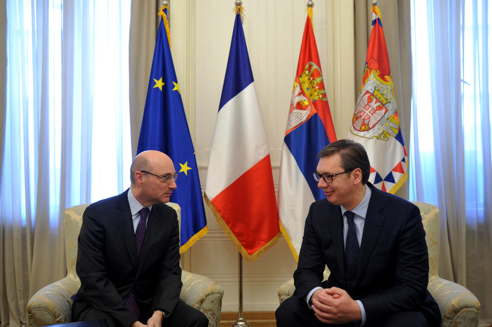 VUČIĆ SE SASTAO SA AMBASADOROM FRANCUSKE: Srbija odlučna da sprovodi ekonomske reforme i napreduje na evropskom putu
